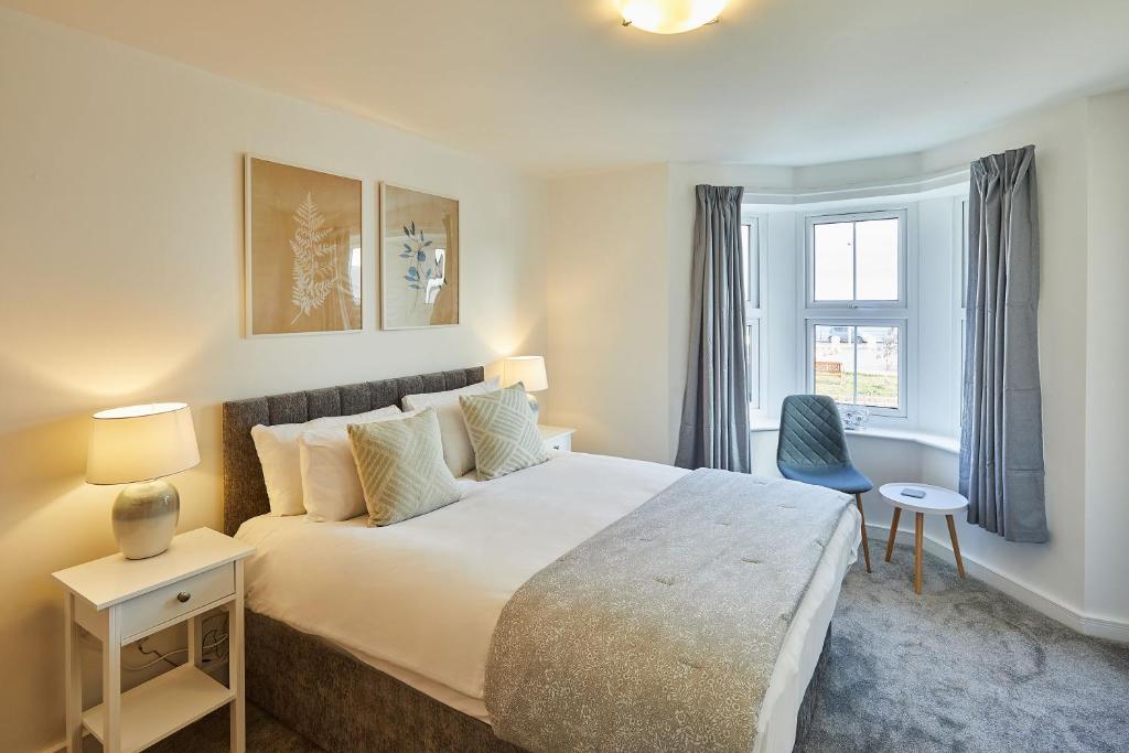 Host & Stay - Apartment 6, Royal Sands Accommodation image 1 Host & Stay - Apartment 6, Royal Sands image one