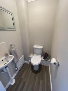 Redcar House - New build Sleeps 6 Workstays UK Accommodation image 2 Redcar House - New build Sleeps 6 Workstays UK image two