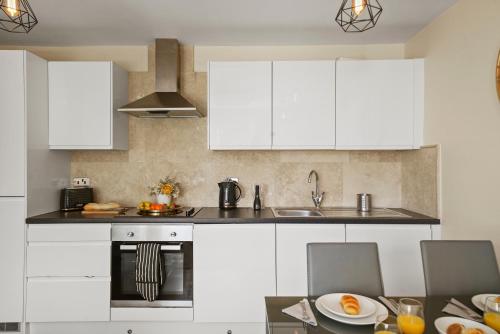 Modern 1 bedroom Catterick Flat w Free Parking Accommodation image 3 Modern 1 bedroom Catterick Flat w Free Parking image three