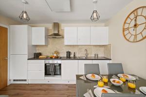 Modern 1 bedroom Catterick Flat w Free Parking Accommodation image 2 Modern 1 bedroom Catterick Flat w Free Parking image two