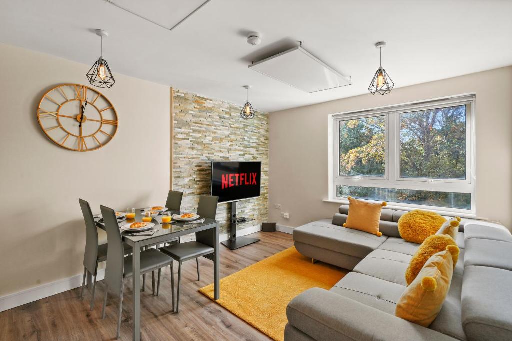 Modern 1 bedroom Catterick Flat w Free Parking Accommodation image 1 Modern 1 bedroom Catterick Flat w Free Parking image one
