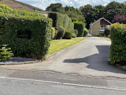 Immaculate 1-Bed Studio in Brighouse image three