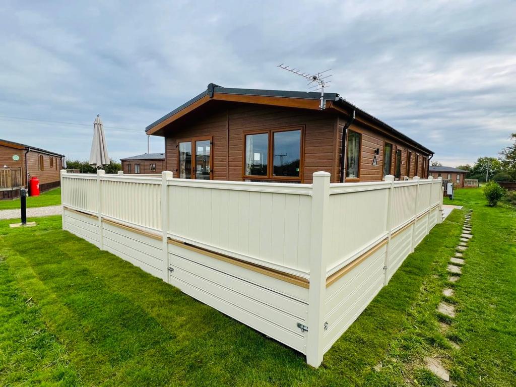 Bella Rose Lodge with Hot Tub Accommodation image 1 Bella Rose Lodge with Hot Tub image one