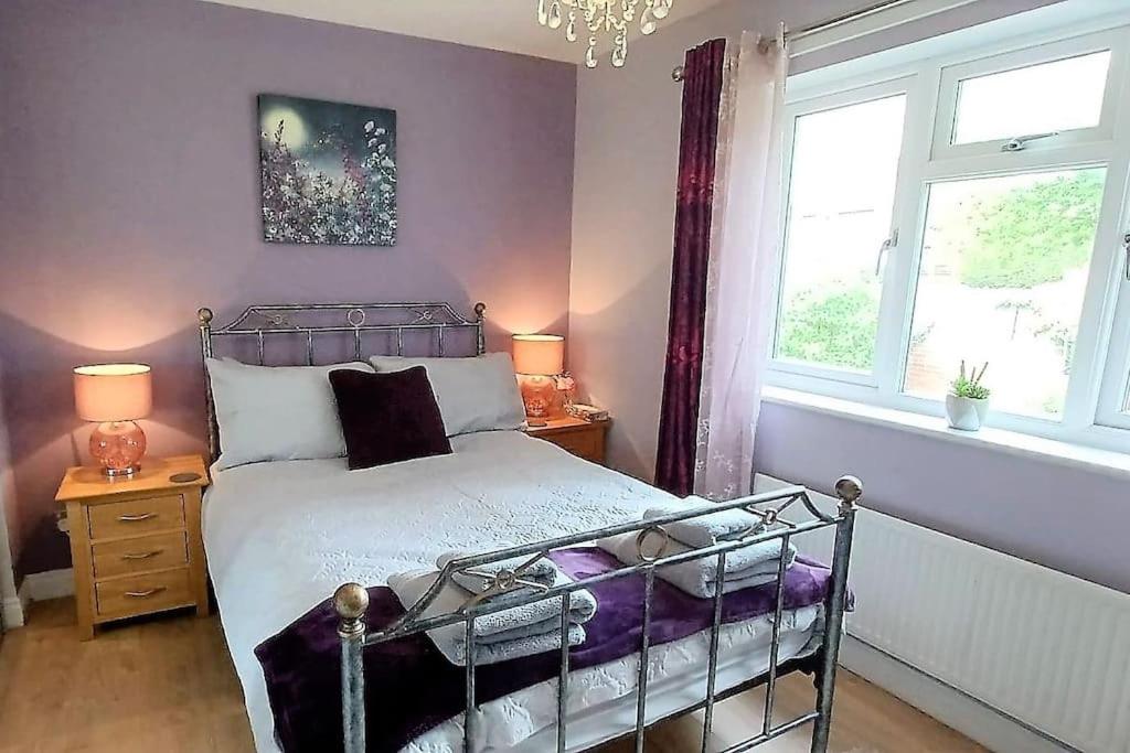 Cosy house with double bedroom image one