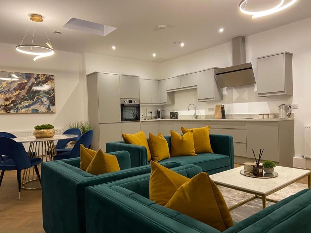 Apartment 11 Penthouse 2 bedrooms, sleeps 4 Accommodation image 1 Apartment 11 Penthouse 2 bedrooms, sleeps 4 image one