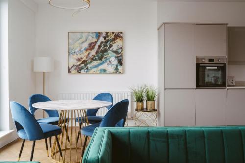 Apartment 11 Penthouse 2 bedrooms, sleeps 4 Accommodation image 3 Apartment 11 Penthouse 2 bedrooms, sleeps 4 image three