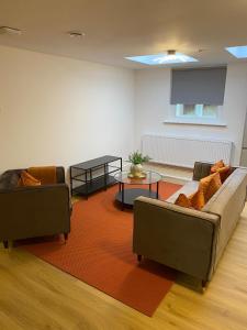 Apartment 2 2 bedrooms, sleeps x 6 Accommodation image 1 Apartment 2 2 bedrooms, sleeps x 6 image one