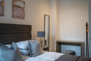 Apartment 4 2 bedroom, sleeps x 6 Accommodation image 2 Apartment 4 2 bedroom, sleeps x 6 image two