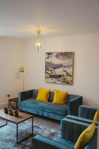 Apartment 6 3 bedrooms, sleeps x 6 image three