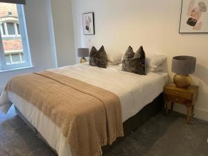Apartment 1 2 bedrooms, sleeps x 6 image two