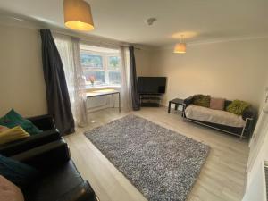 Deluxe City Centre 4 Bedroom Entire Town House image two