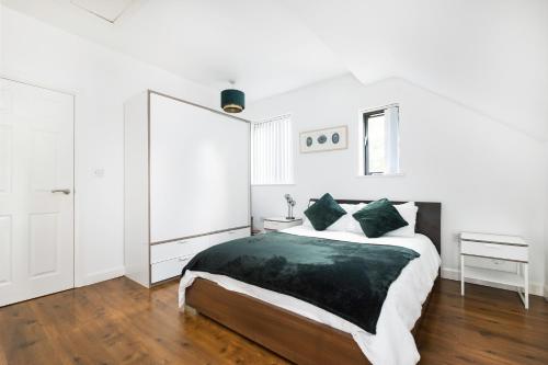 Meersbrook Luxury Duplex Apartment Accommodation image 3 Meersbrook Luxury Duplex Apartment image three