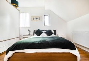Meersbrook Luxury Duplex Apartment Accommodation image 2 Meersbrook Luxury Duplex Apartment image two