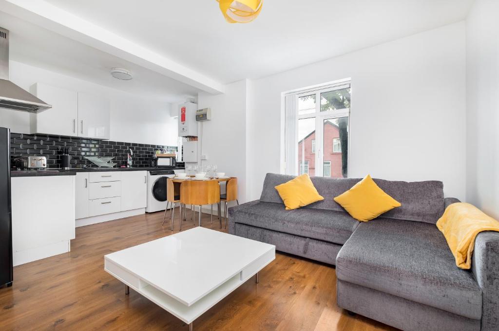 Meersbrook Luxury 2 Bedroom Apartment image one