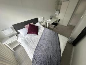 Spacious and stylish 4-bed home ideal for families Accommodation image 2 Spacious and stylish 4-bed home ideal for families image two