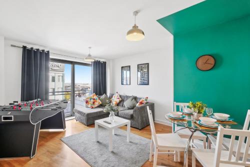 Beautiful 2 Bed in Central Sheffield - Parking Accommodation image 3 Beautiful 2 Bed in Central Sheffield - Parking image three