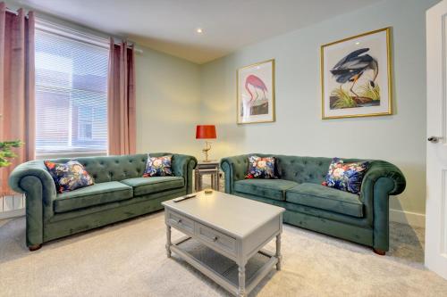 The Nook - A modern 2 bedroom loft with parking Accommodation image 3 The Nook - A modern 2 bedroom loft with parking image three