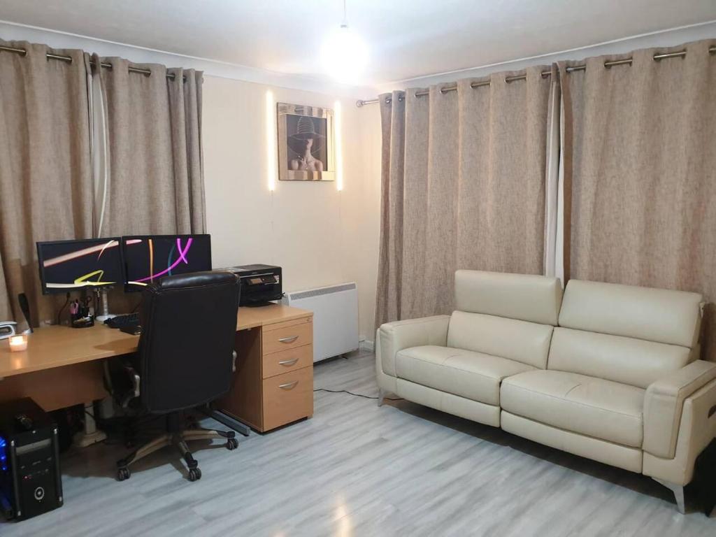 Your Home away from home Accommodation image 1 Your Home away from home image one