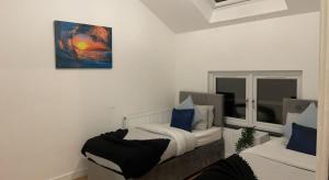 Inviting 2-Bed Apartment in Wakefield Charming Accommodation image 2 Inviting 2-Bed Apartment in Wakefield Charming image two