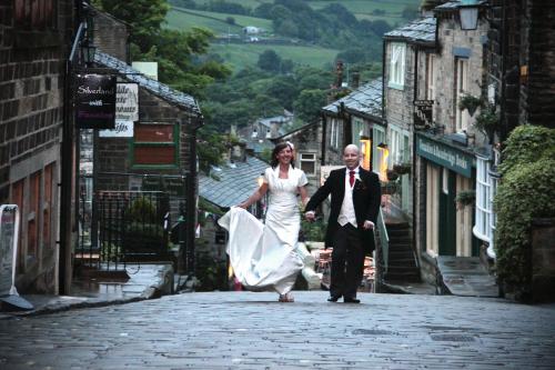 The Old White Lion Hotel Accommodation image 2 a Guest House or Inn in Haworth