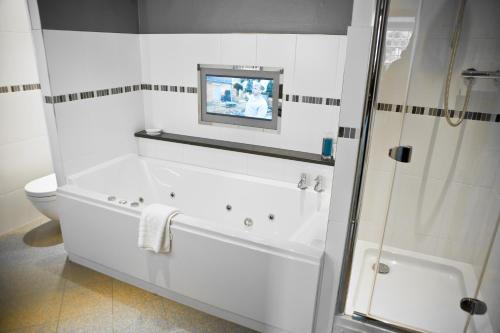 Judges Hotel image two