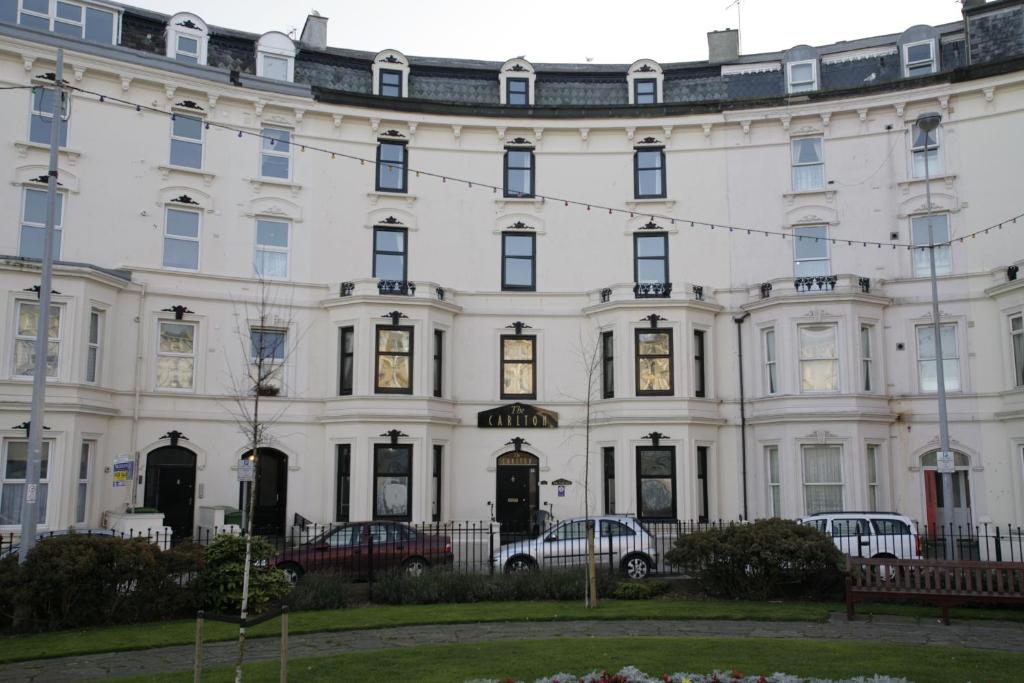 The Carlton's Holiday Suites image one