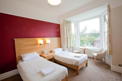 Wheatlands Lodge Hotel image three