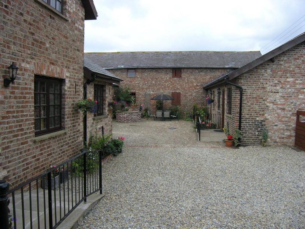 Thompsons Arms Cottages Accommodation image 1 Thompsons Arms Cottages image one