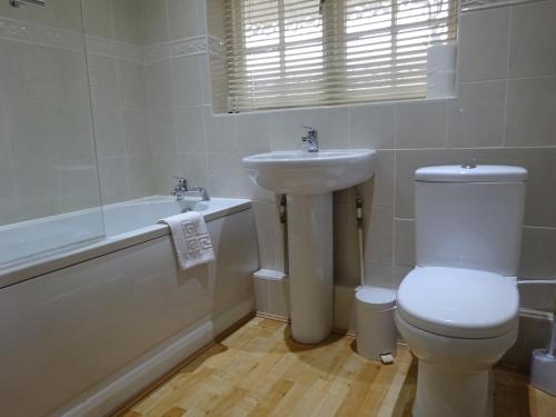 Chequers Inn Accommodation image 3 Image name 66781527 the 1 image from the post Chequers Inn in Yorkshire.com.