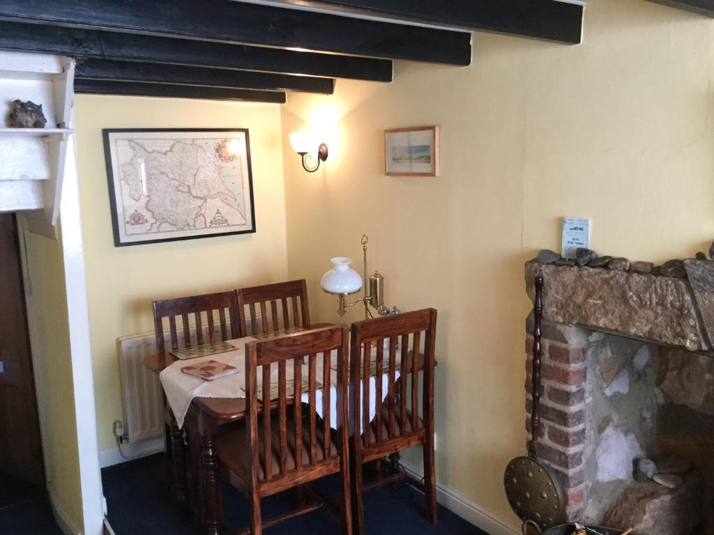 The Cottage, High Street Staithes Accommodation image 2 The Cottage, High Street Staithes image two