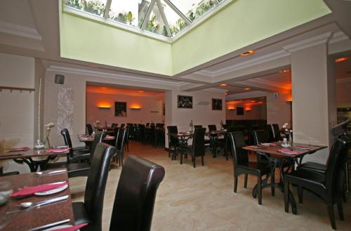 York House Hotel image two