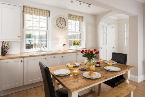Cintra House Accommodation image 3 Cintra House image three