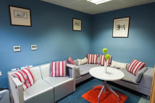 Russell Scott Backpackers Hostel Accommodation image 2 a Hostels in Leeds