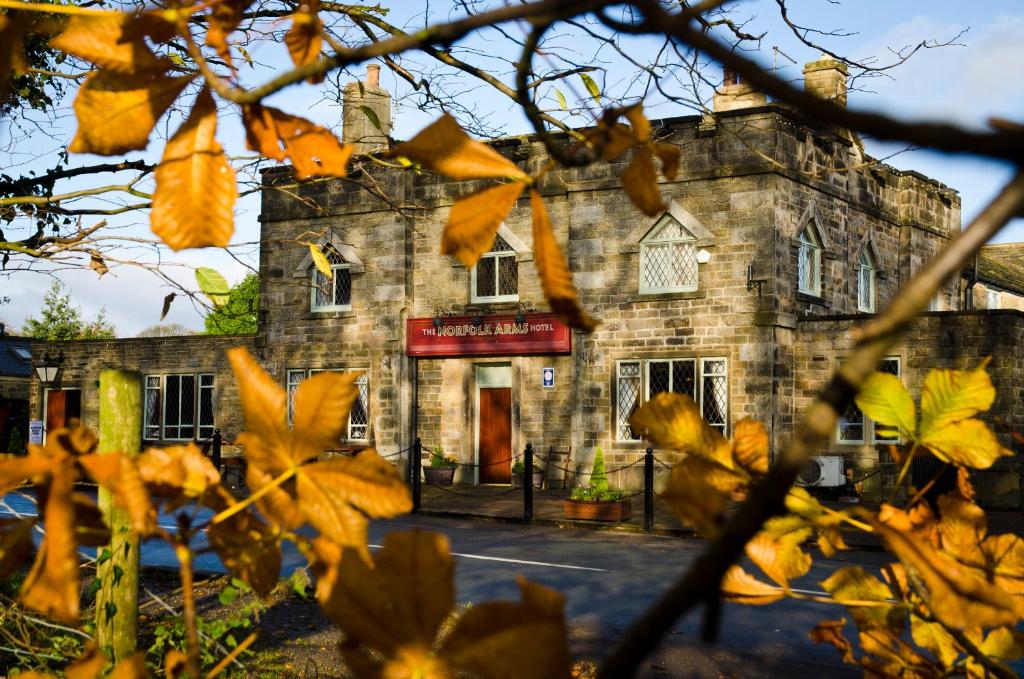 Norfolk Arms Hotel, Ringinglow Accommodation image 1 Picture of Norfolk Arms Hotel