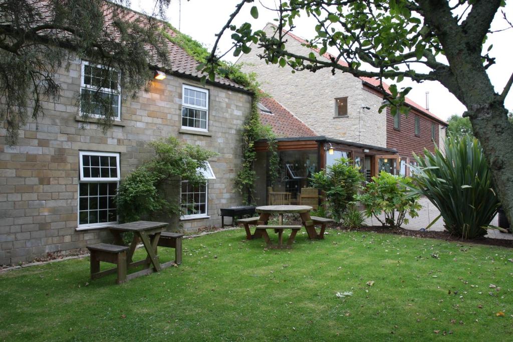 Cottage Lea's Country Hotel & Restaurant Accommodation image 1 Cottage Lea's Country Hotel & Restaurant image one