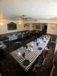 The Fox & Hounds Inn Accommodation image 2 The Fox & Hounds Inn image two