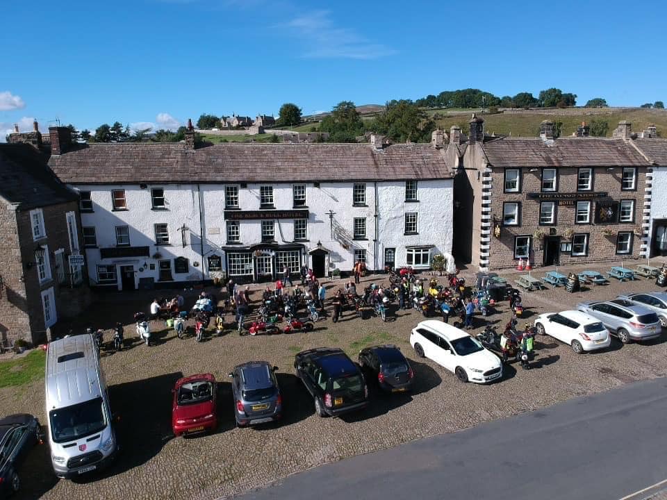 Black Bull Hotel Accommodation image 1 Image name black bull hotel reeth yorkshire the 1 image from the post Black Bull Hotel in Yorkshire.com.