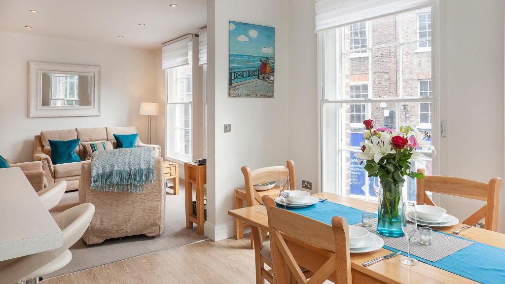 Image name church street york bookable apartment the 2 image from the post The King's- Gorgeous City Centre Apartment in Yorkshire.com.