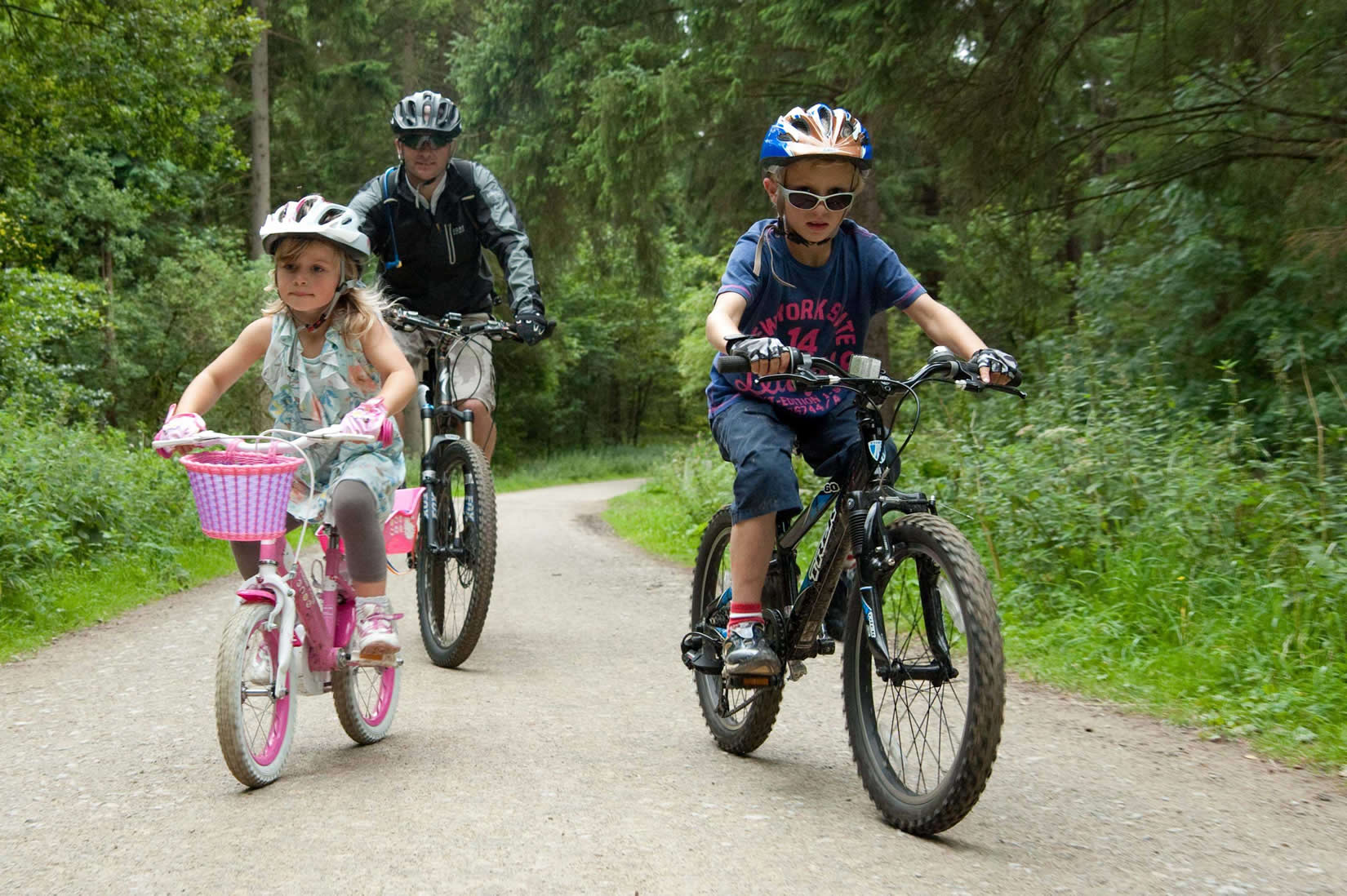 Outdoors - Get Active - Children Outdoors Activities and Days Out Post image 1 Image name cycling family forestry commission picture library john mcfarlane 2 the 1 image from the post Outdoors - Get Active - Children Outdoors Activities and Days Out in Yorkshire.com.