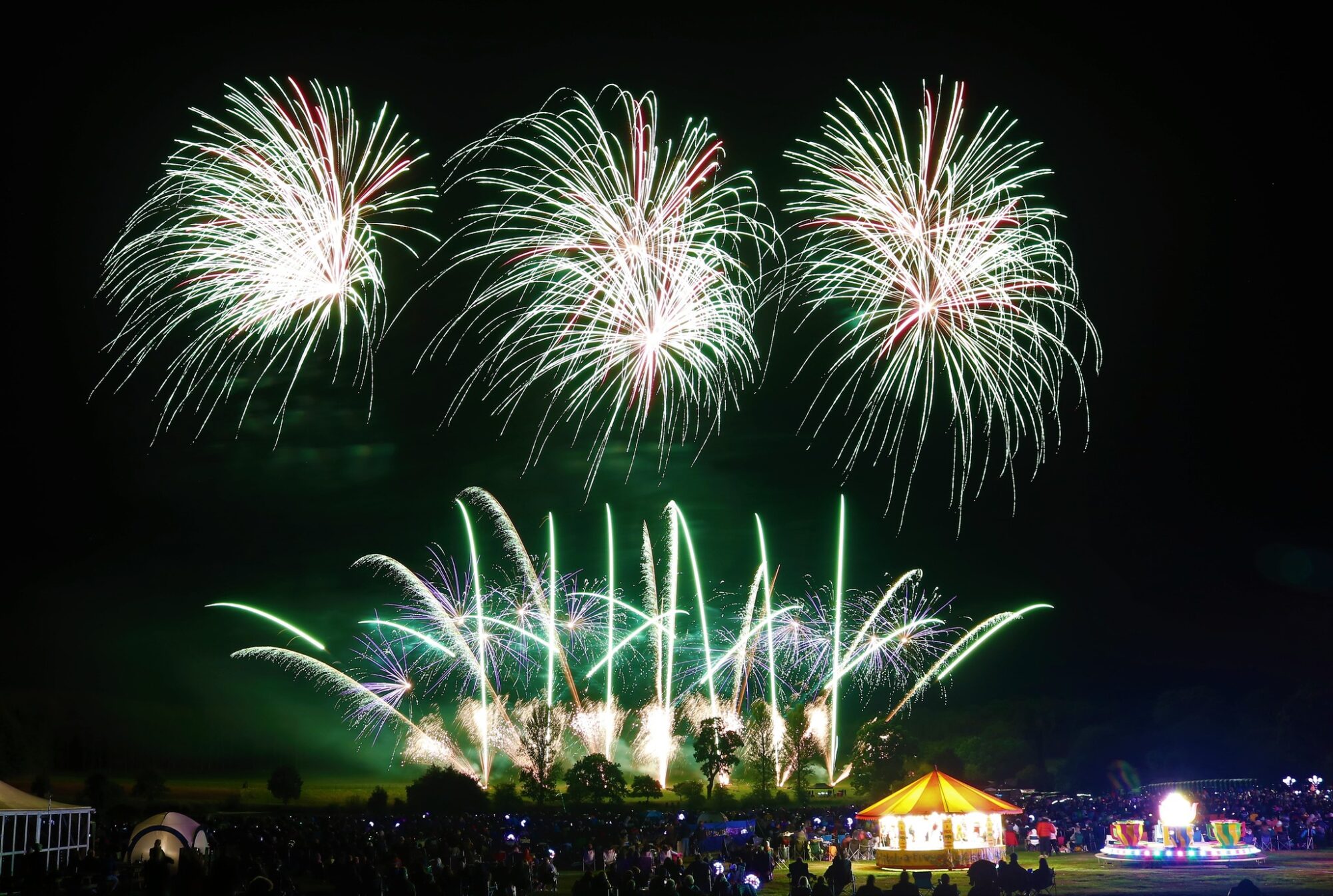 Image name driffield fireworks 2 the 17 image from the post Yorkshire Bonfire Night 2022 in Yorkshire.com.