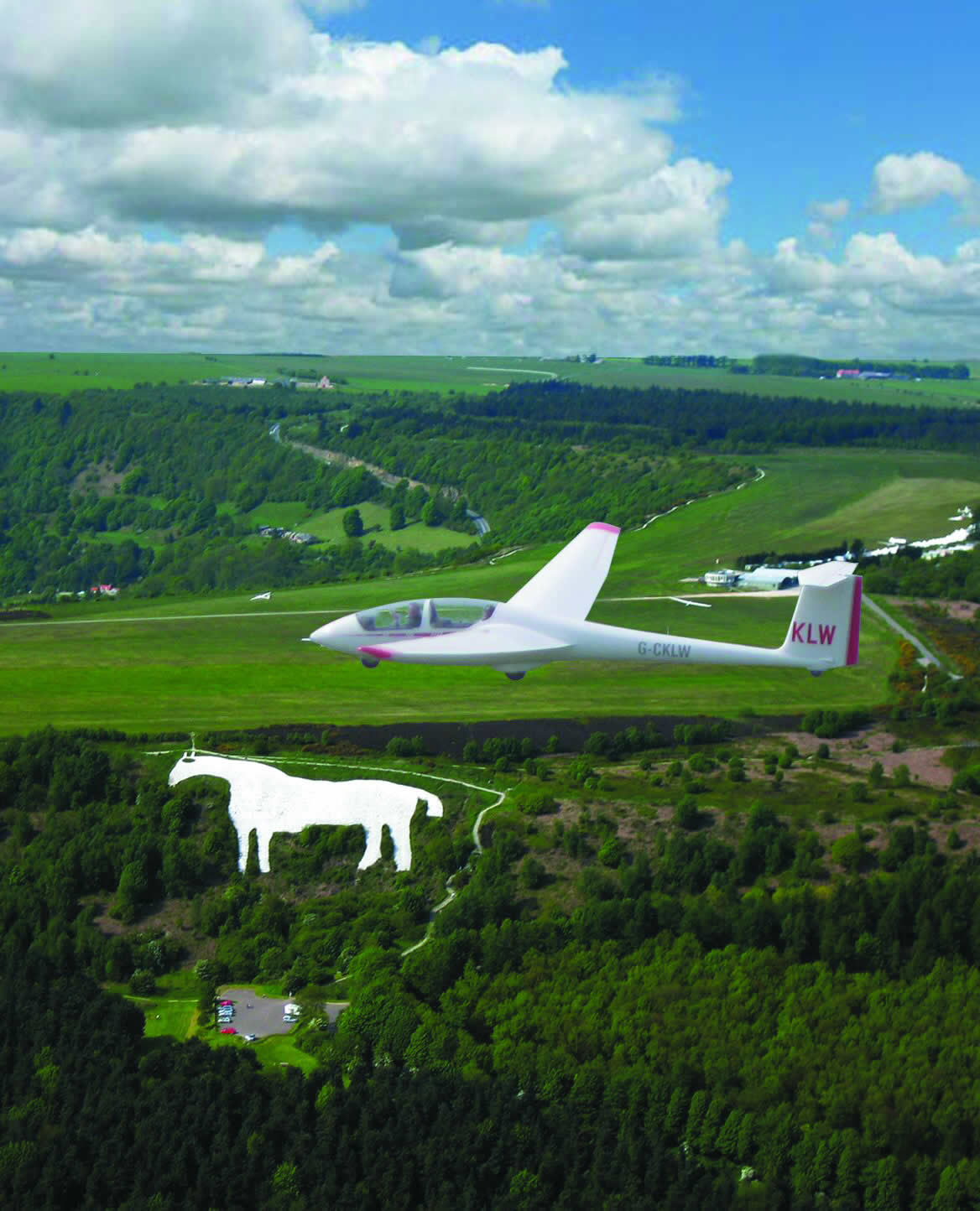 Image name glider yorkshire the 4 image from the post Top 10 Airsports Experiences in Yorkshire.com.