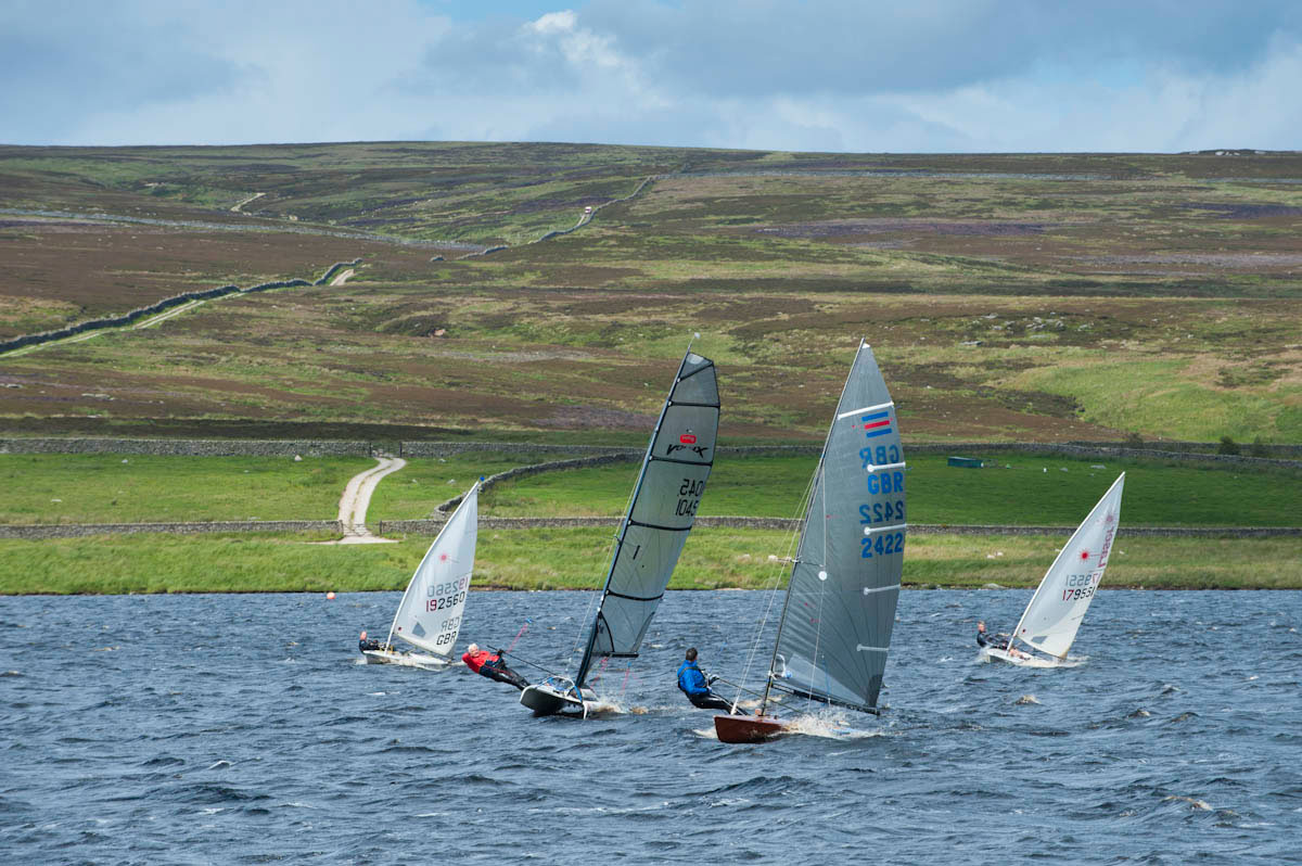 Image name ydnp grimwithreservoir sailing 26 the 16 image from the post Sailing, Windsurfing & Kitesurfing in Yorkshire.com.
