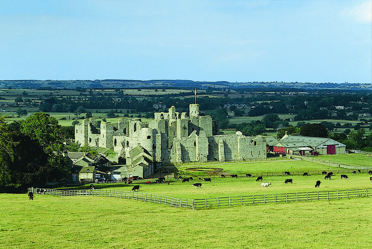 Image name Middleham Castle the 24 image from the post Uncovering the history of Middleham Castle with Dr Emma Wells in Yorkshire.com.