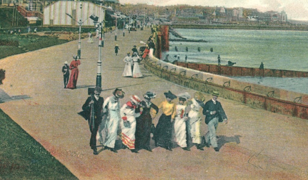 Old vintage postacrd Bridlington seaside Walk