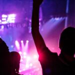 first direct arena leeds fans dancing inside