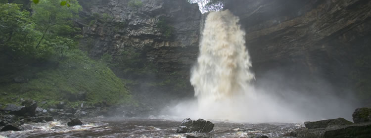 Turner Trails: Hardraw Force Post image 1 Image name hardrawforcecreditbritainonviewlrg the 1 image from the post Turner Trails: Hardraw Force in Yorkshire.com.