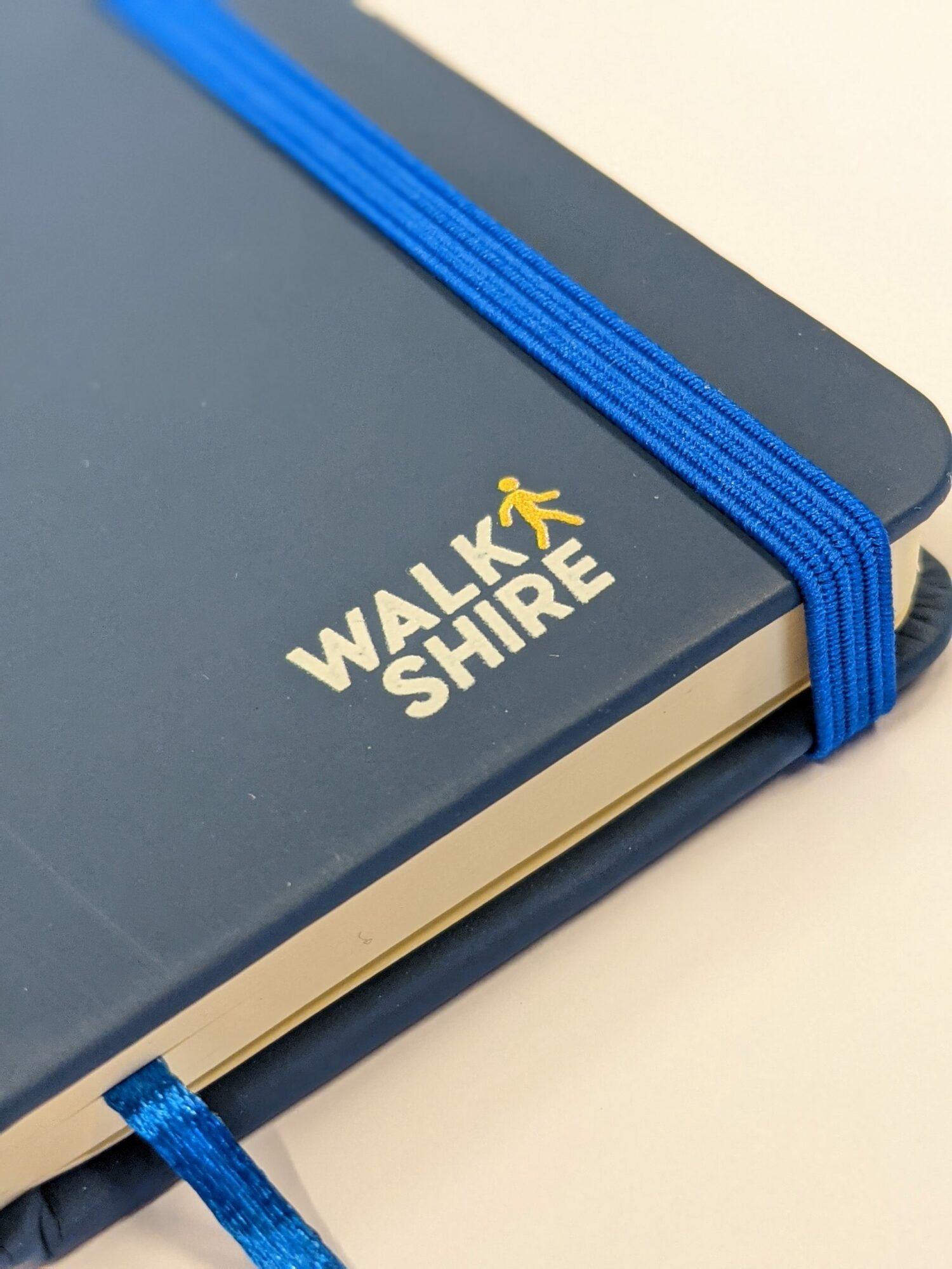 A7 Walkshire Navy Blue Notebook & Pen Product image 2 A7 Walkshire Navy Blue Notebook & Pen - Image 2