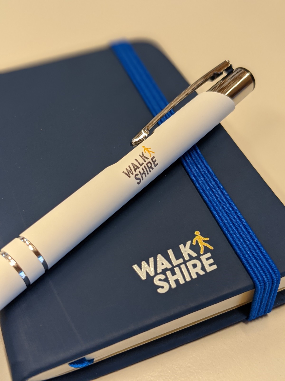 A7 Walkshire Navy Blue Notebook & Pen Product image 1 A7 Walkshire Navy Blue Notebook & Pen