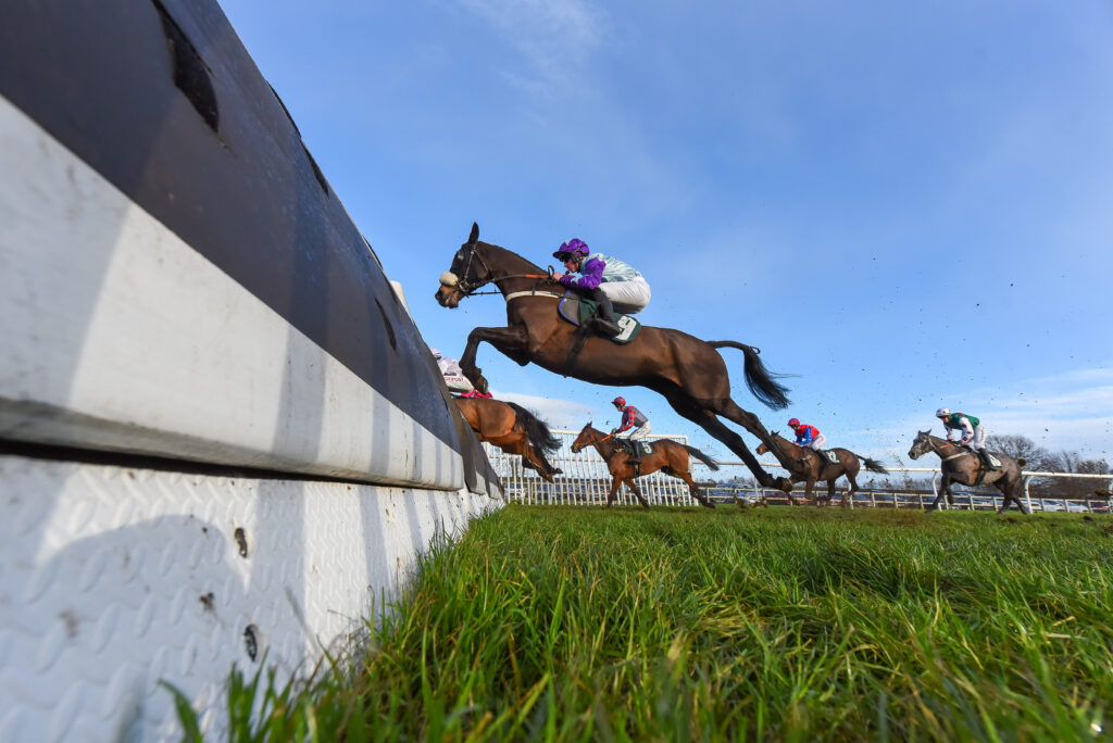 Image name 010123 Extra 9067 the 3 image from the post Catterick Racecourse in Yorkshire.com.