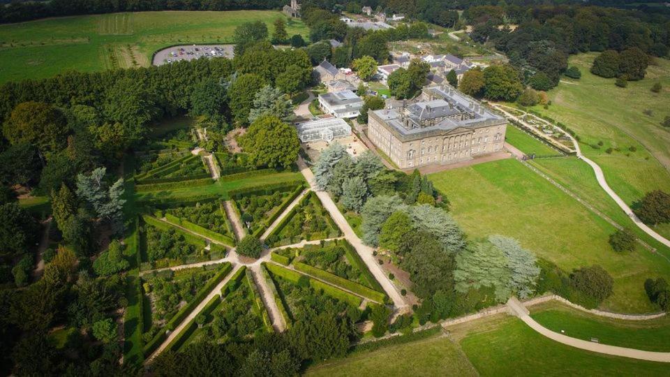 Image name wentworth castle near barnsley yorkshire the 2 image from the post Wentworth Castle Gardens in Yorkshire.com.